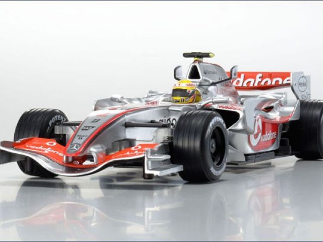 Mini-Z F1 Vodafone McLaren Mercedes MP4-22 No.2 (L. Hamilton) bez vysílače