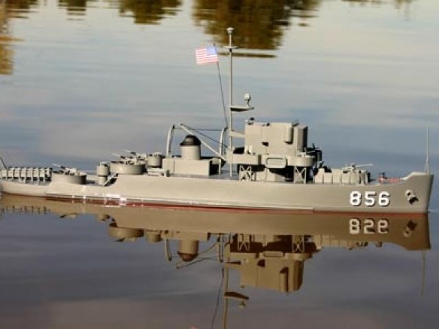 USS Whitehall A 180 hlídkový člun 584mm